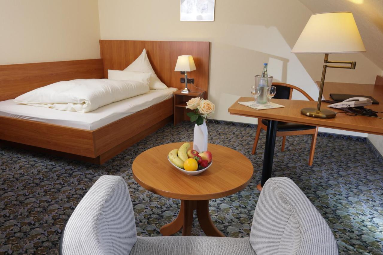 Hotel Restaurant Fischer レムシャイト エクステリア 写真