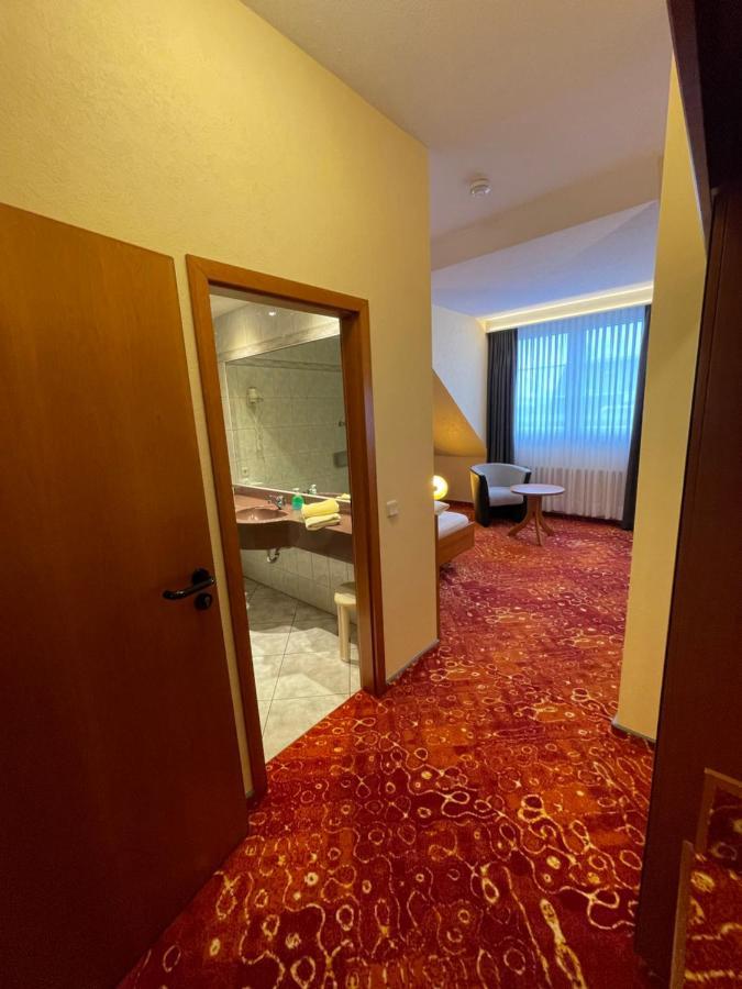 Hotel Restaurant Fischer レムシャイト エクステリア 写真